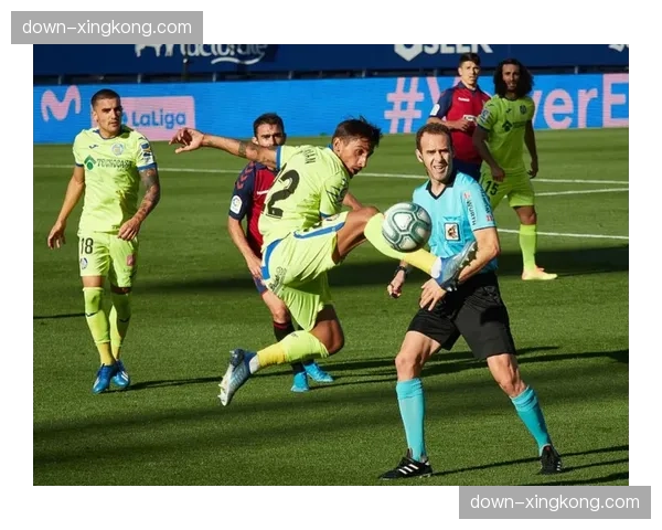 比利亚雷亚尔攻强守弱特点鲜明 欧战资格争夺战悬念重重